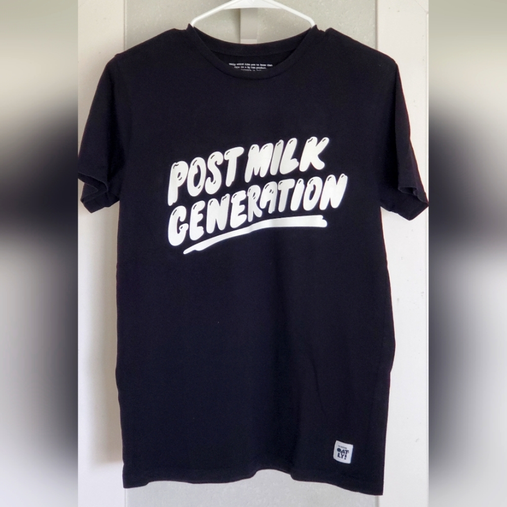 Oatly Official Merch Graphic Tee S